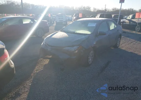 2017 Toyota Corolla Le z USA, uszkodzony, nr VIN 2T1BURHE8HC828185